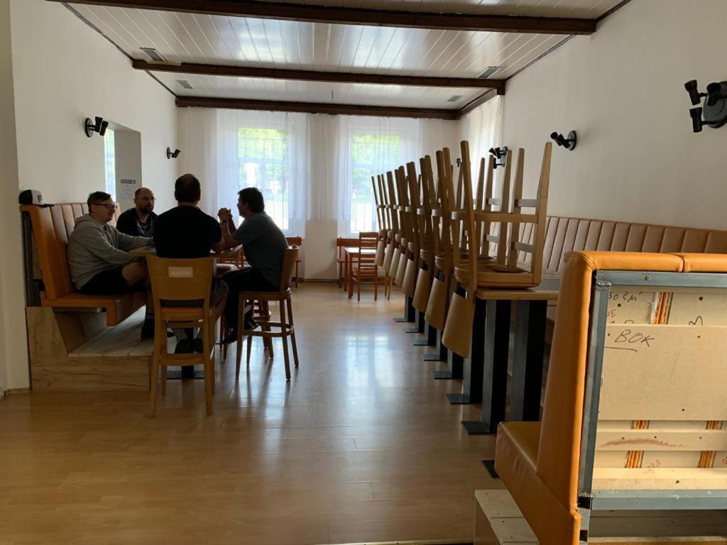 Pivovar Maly Janek - Restaurace, Penzion A Stany Jince Εξωτερικό φωτογραφία