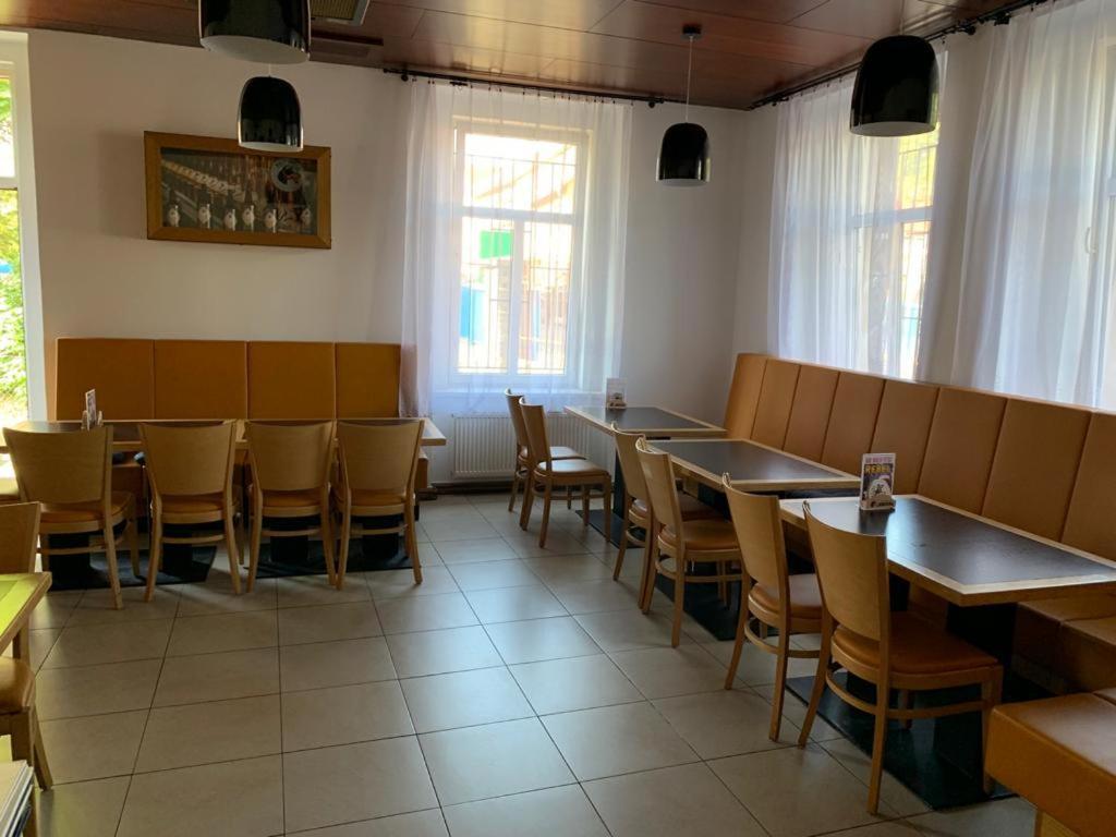 Pivovar Maly Janek - Restaurace, Penzion A Stany Jince Εξωτερικό φωτογραφία
