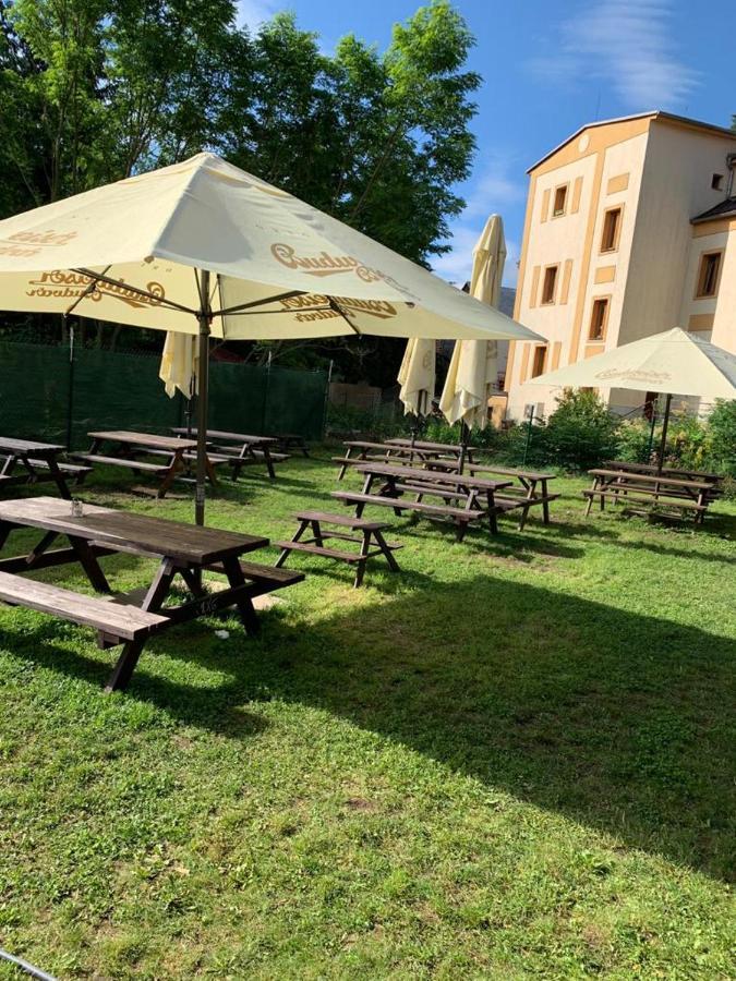 Pivovar Maly Janek - Restaurace, Penzion A Stany Jince Εξωτερικό φωτογραφία