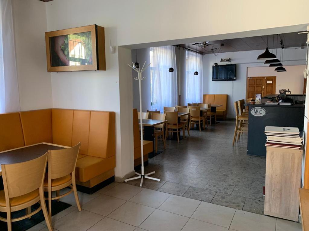 Pivovar Maly Janek - Restaurace, Penzion A Stany Jince Εξωτερικό φωτογραφία